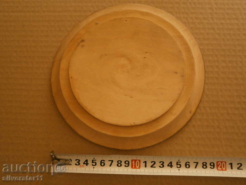 Delivery of a wooden saucer Delivery of a wooden saucer