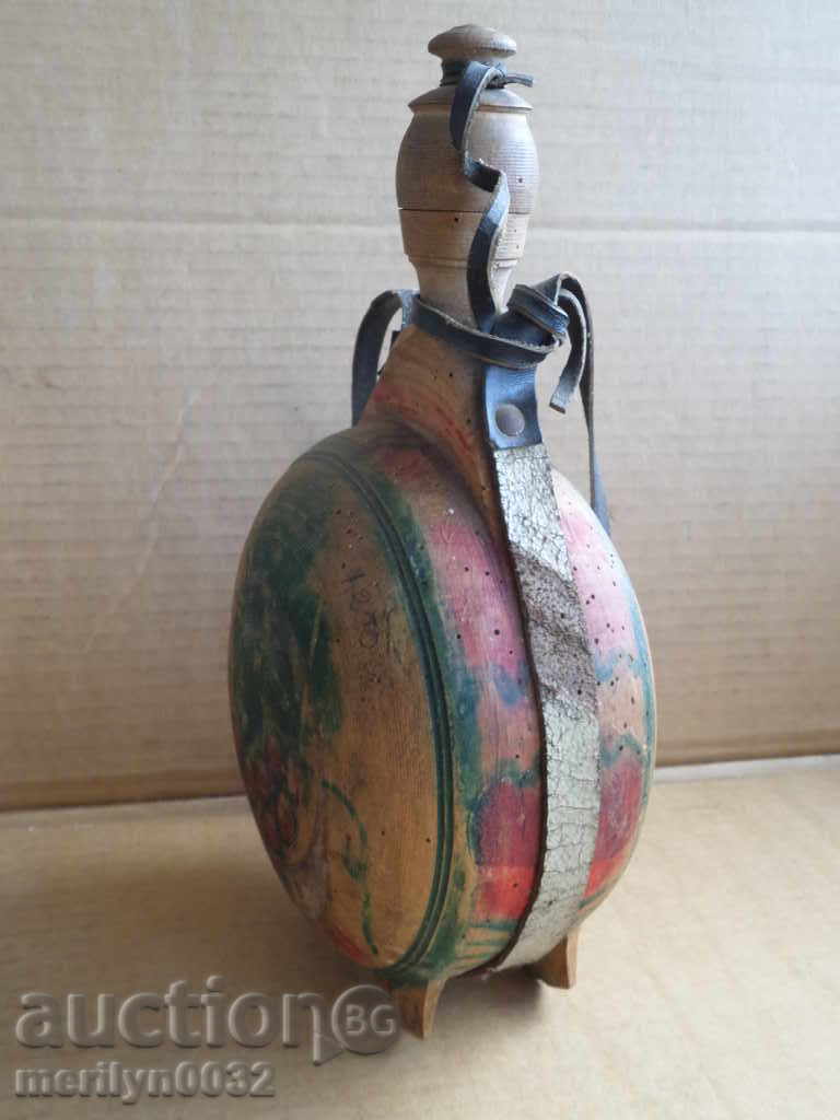 An old vase, a bugle, a wooden pavement, a wooden one - 6