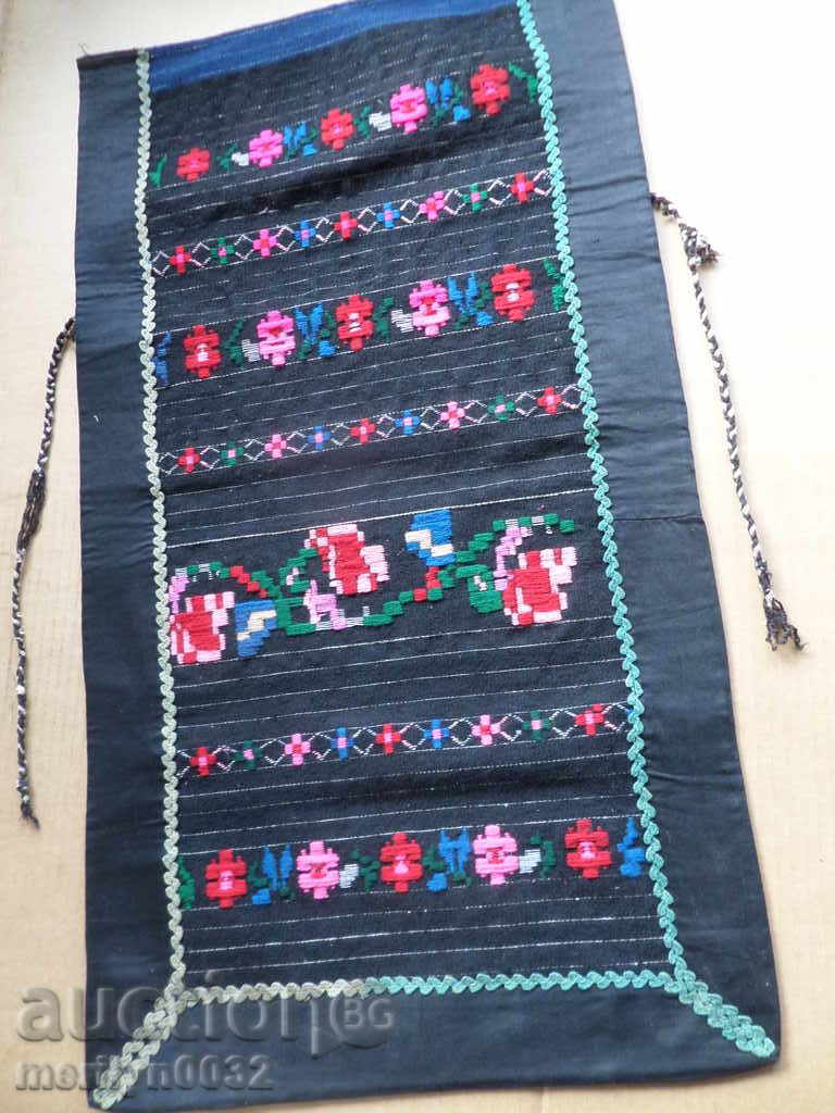 Παλιά υφαντό κεντημένη ποδιά κεντημένη με πούλιες φόρεμα φορεσιά με τιμή 93.00 BGN | € 47.55