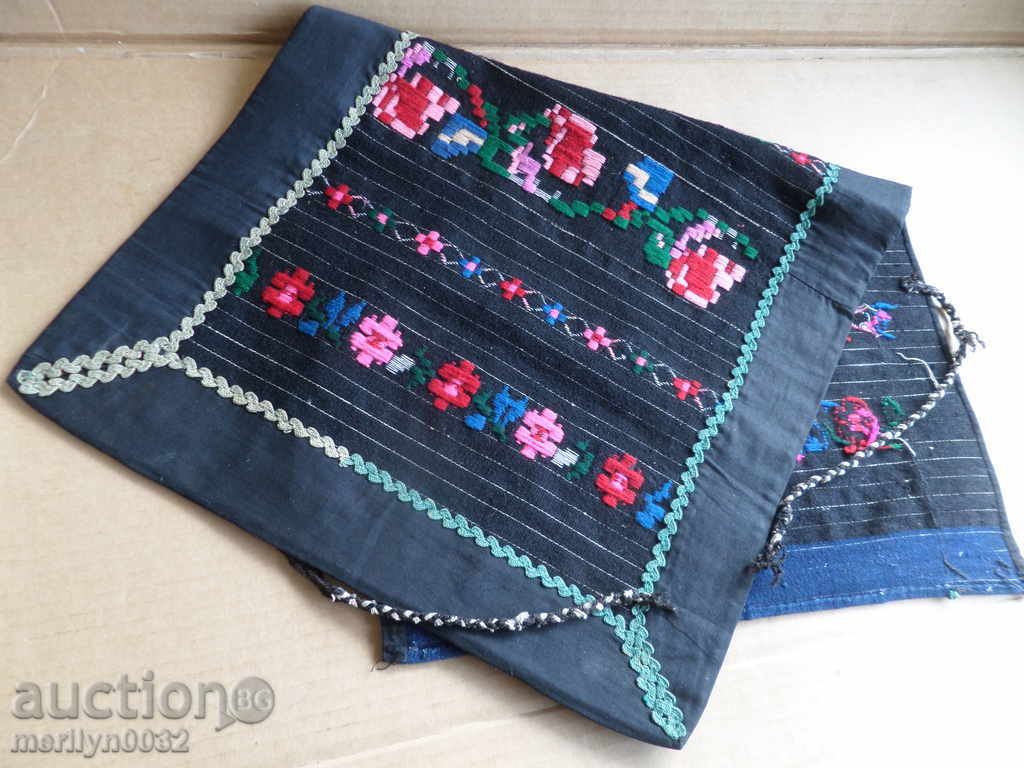 Δημοπρασία Παλιά υφαντό κεντημένη ποδιά κεντημένη με πούλιες φόρεμα φορεσιά