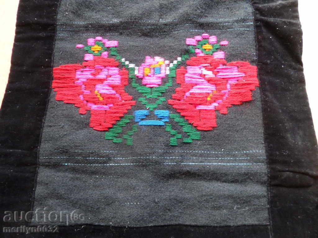 Old woven embroidered embroidered apron with tinsel wear sukman with price 86.00 BGN | € 43.97 Old woven embroidered embroidered apron with tinsel wear sukman with price 86.00 BGN | € 43.97
