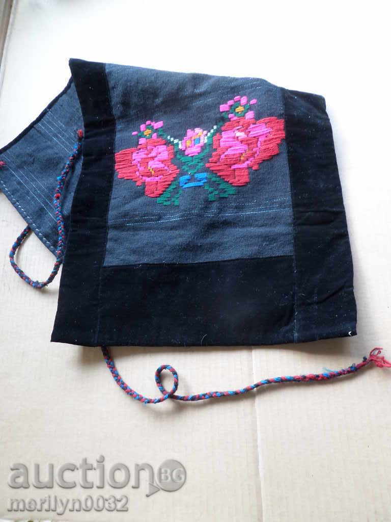 Delivery of Old woven embroidered embroidered apron with tinsel wear sukman Delivery of Old woven embroidered embroidered apron with tinsel wear sukman