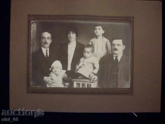 Снимка CDV картон голяма семейство 1927г.