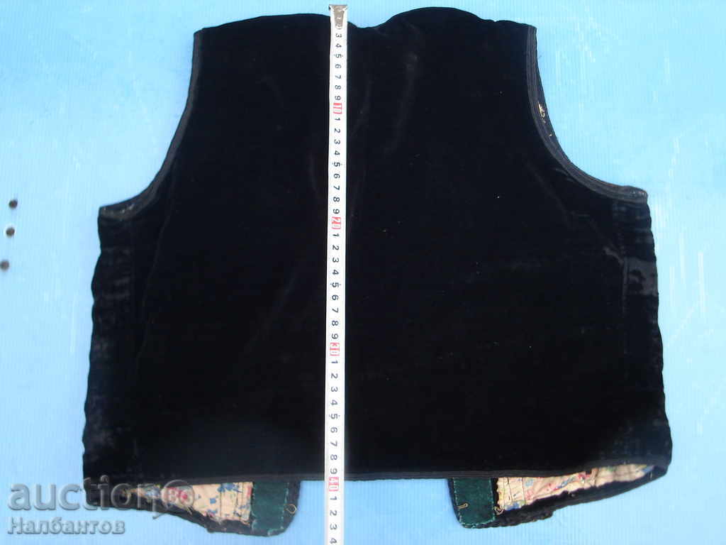 Auction AUTHENTIC FEMALE LANGUAGE WITH GUITES NOSIA Auction AUTHENTIC FEMALE LANGUAGE WITH GUITES NOSIA