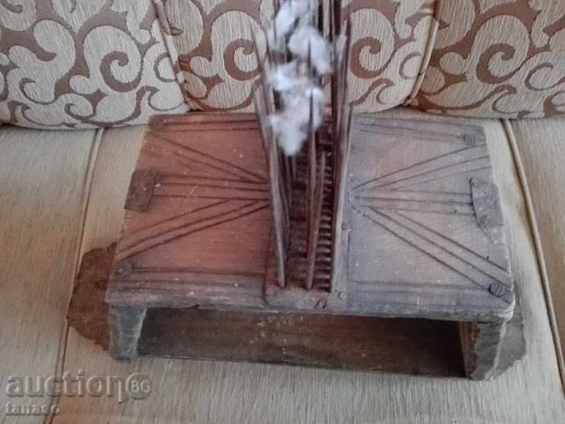 Old darak, pickaxe, wooden (6.1) with price 69.00 BGN | € 35.28 Old darak, pickaxe, wooden (6.1) with price 69.00 BGN | € 35.28