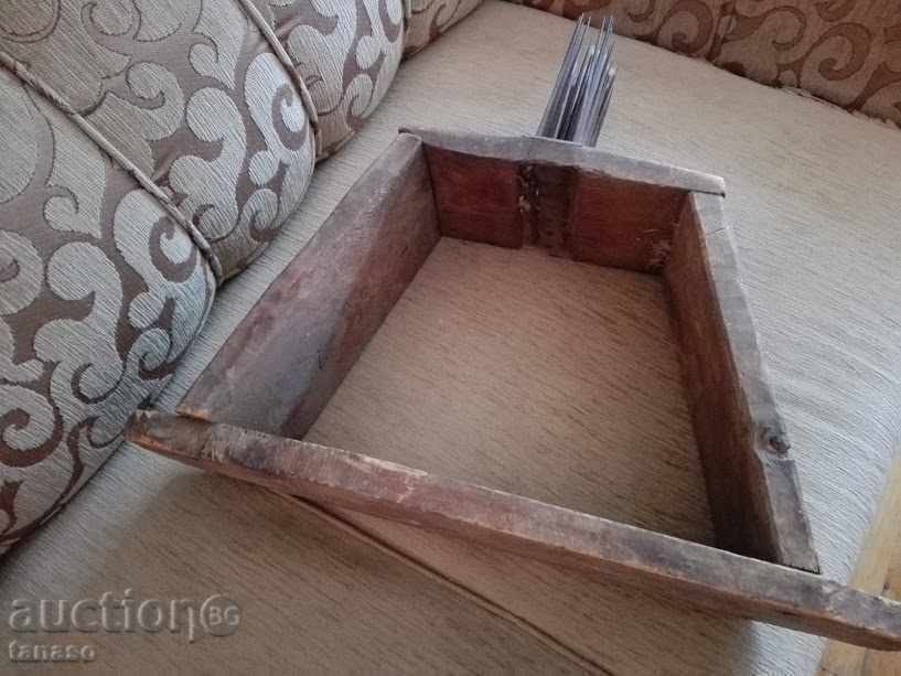 Old darak, pickaxe, wooden (6.1) - 5 Old darak, pickaxe, wooden (6.1) - 5