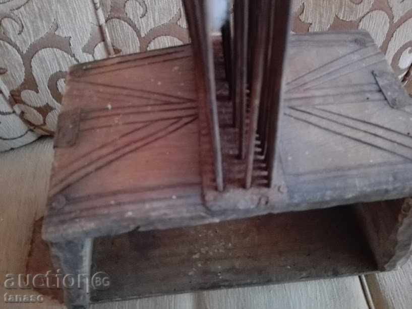 Old darak, pickaxe, wooden (6.1) - 7 Old darak, pickaxe, wooden (6.1) - 7