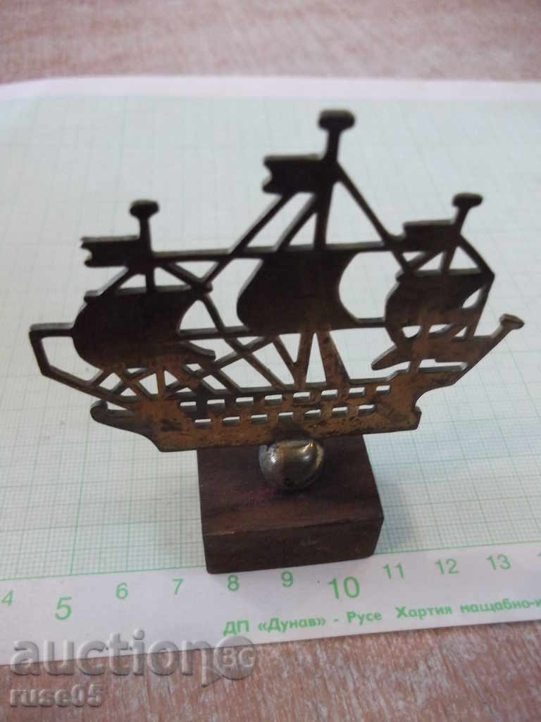 Σχήμα χάλκινο του ιστιοφόρου με τιμή 10.00 BGN | € 5.11