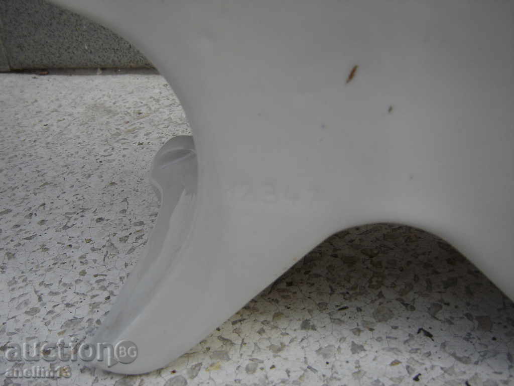 КОЛЕКЦИОНЕРСКИ НАСТОЛЕН ПОРЦЕЛАНОВ ЧАСОВНИК GRАFENTHAL GDR - 5 КОЛЕКЦИОНЕРСКИ НАСТОЛЕН ПОРЦЕЛАНОВ ЧАСОВНИК GRАFENTHAL GDR - 5