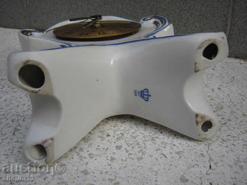 КОЛЕКЦИОНЕРСКИ НАСТОЛЕН ПОРЦЕЛАНОВ ЧАСОВНИК GRАFENTHAL GDR - 7 КОЛЕКЦИОНЕРСКИ НАСТОЛЕН ПОРЦЕЛАНОВ ЧАСОВНИК GRАFENTHAL GDR - 7