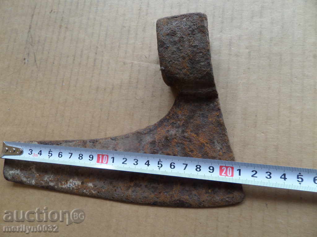Delivery of Old ax ax ax without a scraper wrought iron blade Delivery of Old ax ax ax without a scraper wrought iron blade
