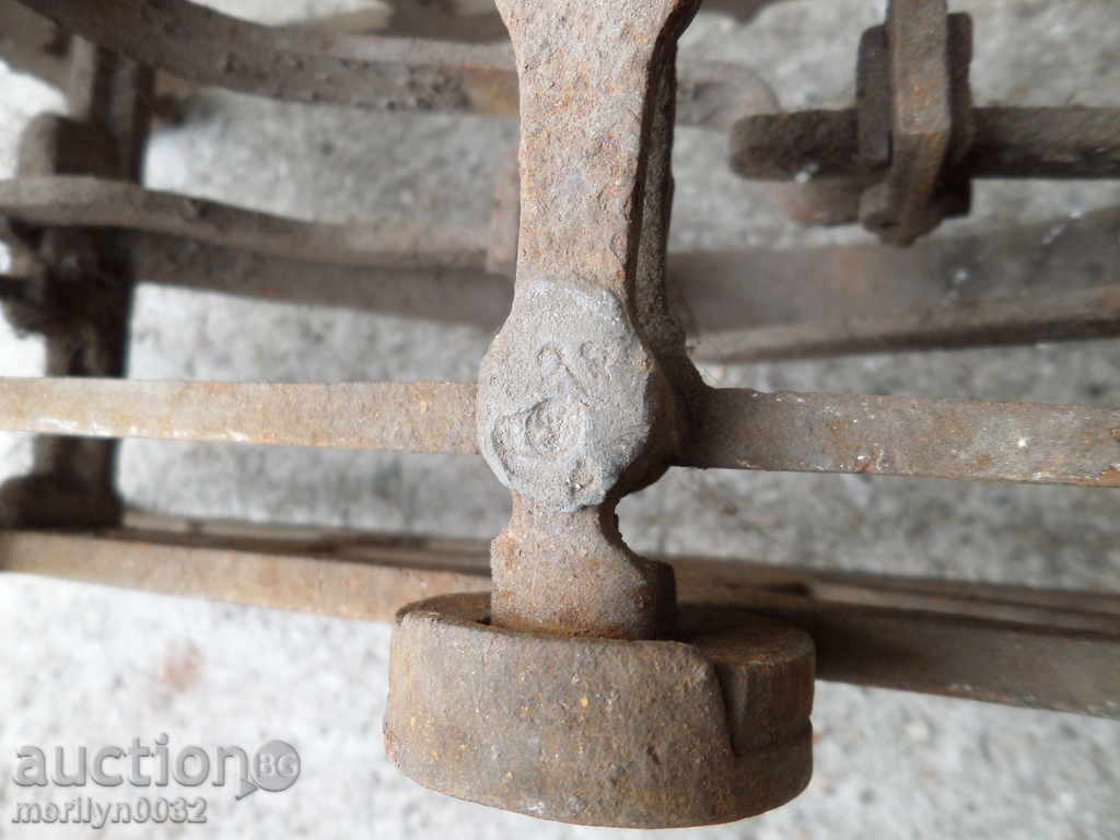 Viennese scales figured iron cast iron scales - 5 Viennese scales figured iron cast iron scales - 5