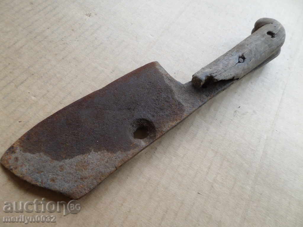 Delivery of Old forged saber, ax, pole, knife, machete Delivery of Old forged saber, ax, pole, knife, machete