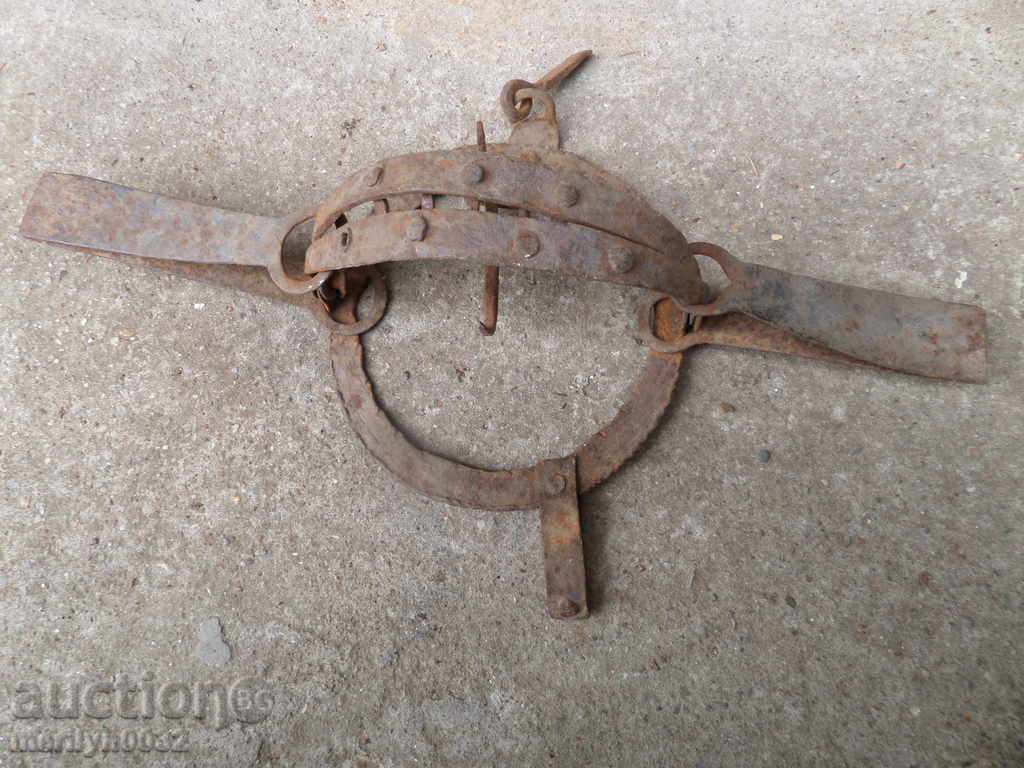 Old hand forged trap with wrought iron spikes - 6 Old hand forged trap with wrought iron spikes - 6
