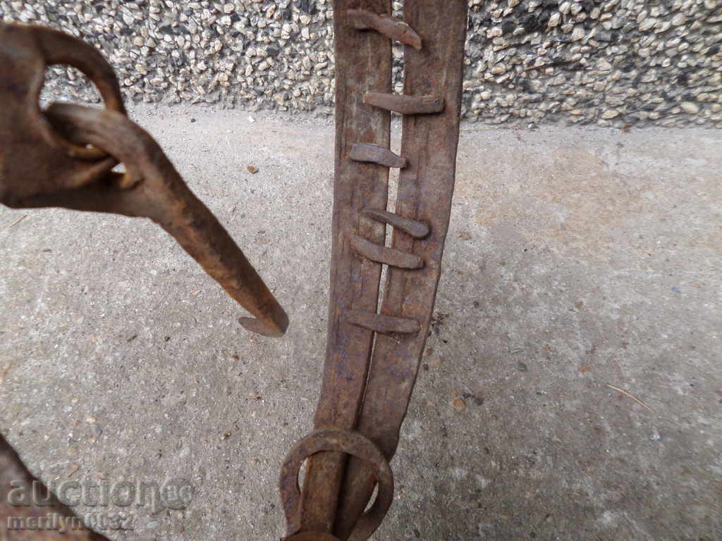 Old hand forged trap with wrought iron spikes - 7 Old hand forged trap with wrought iron spikes - 7