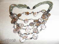 NECKLACE with mother-of-pearl discs, diam. 20mm, length 44cm, Rich!