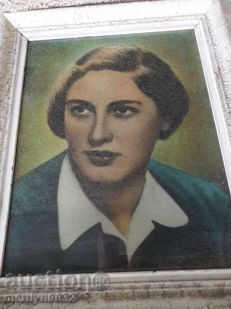 Delivery of A portrait of Lilyana Dimitrova posters a photo 5 of the PMC