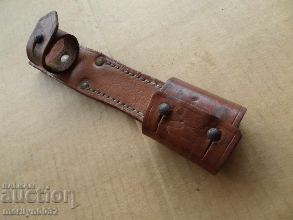 Δερμάτινα sabretache ένα μαχαίρι ξιφολόγχη mount