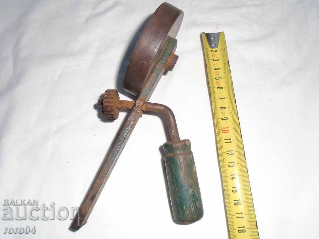 OLD METAL JAR CLOSER - 6 OLD METAL JAR CLOSER - 6