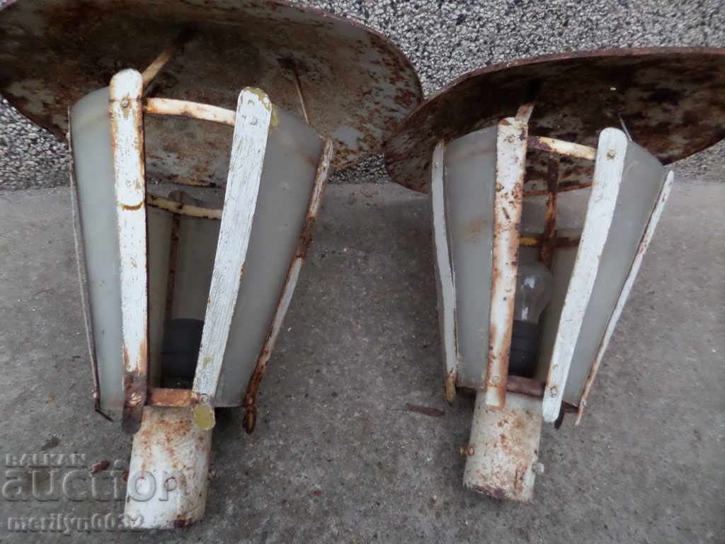 Delivery of Street lamps in the 70's VINTAGE lamp flashlight park alley