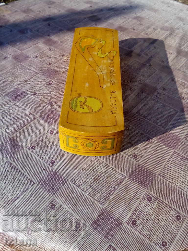 Wooden box, non-sausage with price 10.00 BGN | € 5.11 Wooden box, non-sausage with price 10.00 BGN | € 5.11