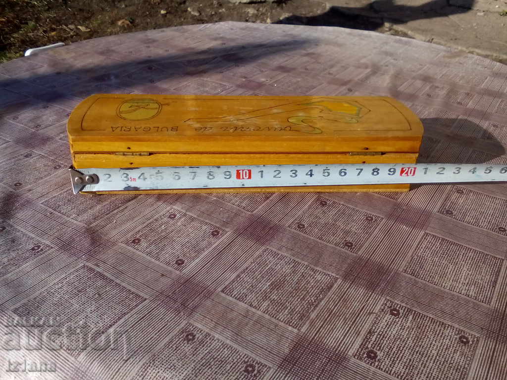 Auction Wooden box, non-sausage Auction Wooden box, non-sausage