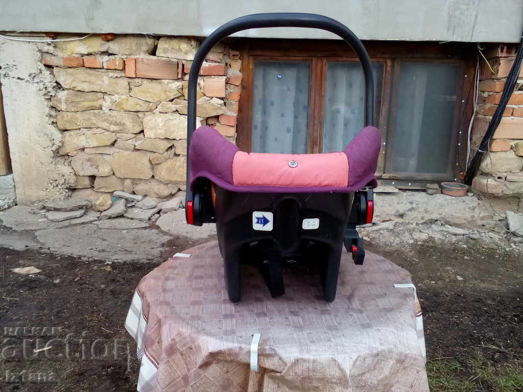 Аукцион Детско столче,кошница BERTONI Аукцион Детско столче,кошница BERTONI