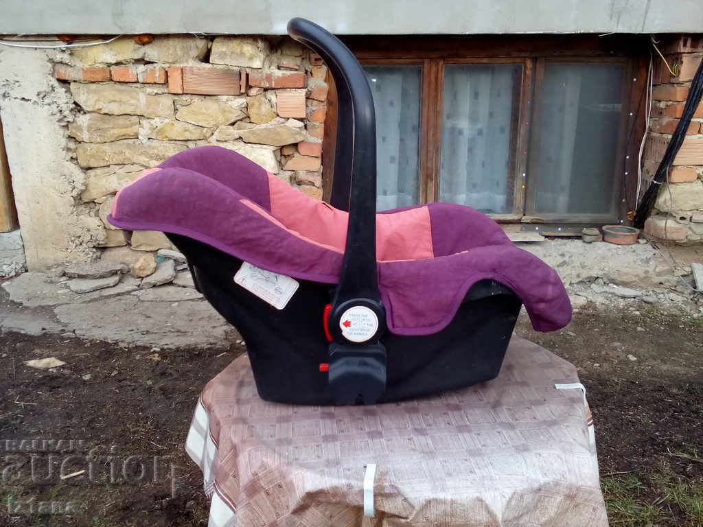 Доставка на Детско столче,кошница BERTONI Доставка на Детско столче,кошница BERTONI