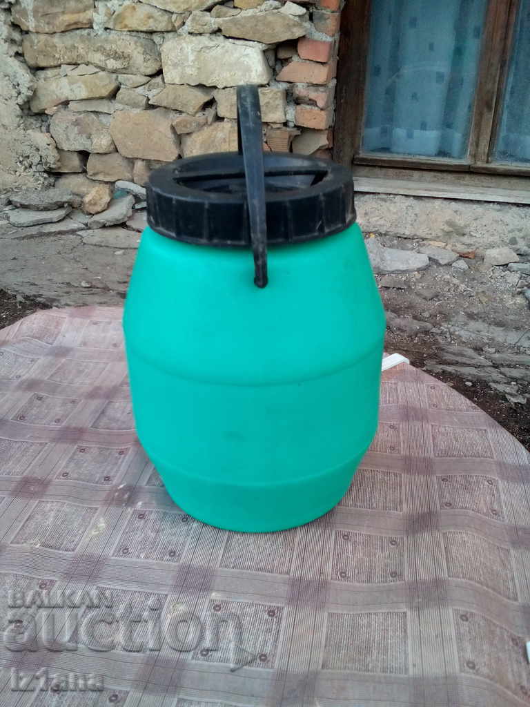 Delivery of Plastic bucket, binocular