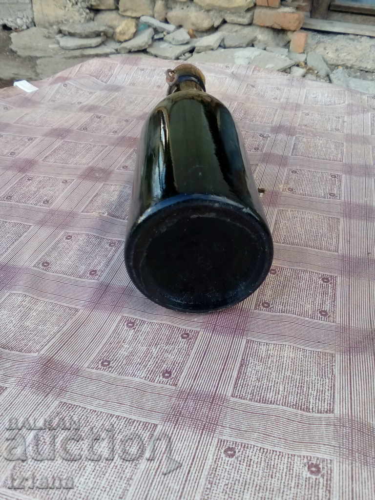 Delivery of Ancient Bottle, a bottle of beer Delivery of Ancient Bottle, a bottle of beer