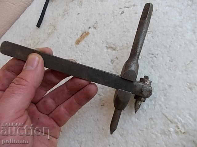 Auction Tool - scroller Auction Tool - scroller