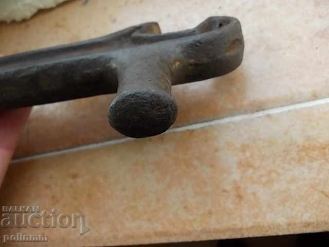 Delivery of Old wrench Delivery of Old wrench