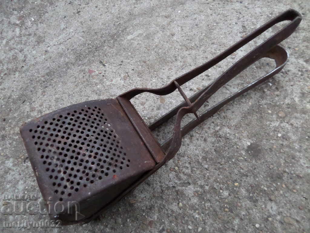 Delivery of Potato press