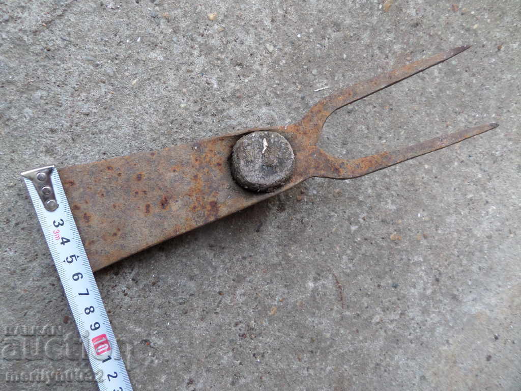 An old chapel two-tooth wrought iron tool - 6 An old chapel two-tooth wrought iron tool - 6