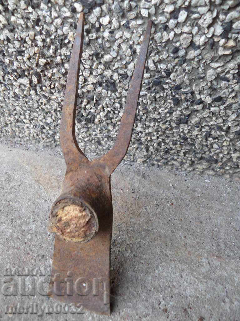 An old chapel two-tooth wrought iron tool - 7 An old chapel two-tooth wrought iron tool - 7