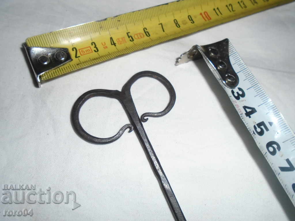 Auction SMALL STAR HAND COVER METAL CIRCUIT Auction SMALL STAR HAND COVER METAL CIRCUIT