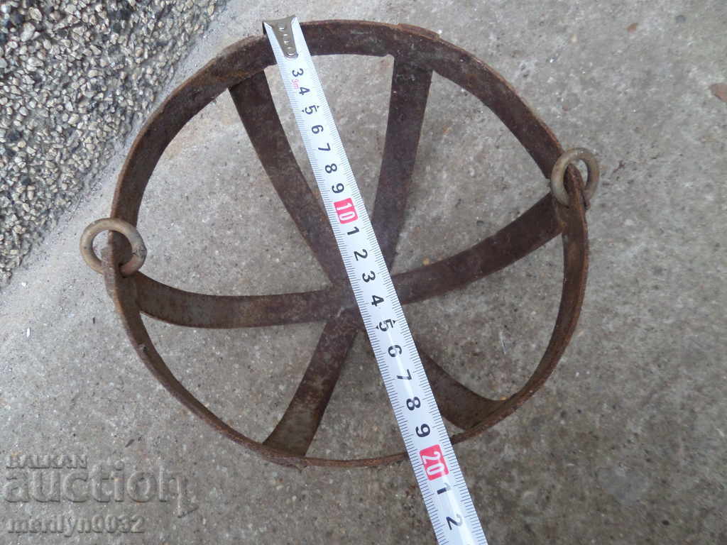 Аукцион Стара метална полусфера купол ковано желязо Аукцион Стара метална полусфера купол ковано желязо