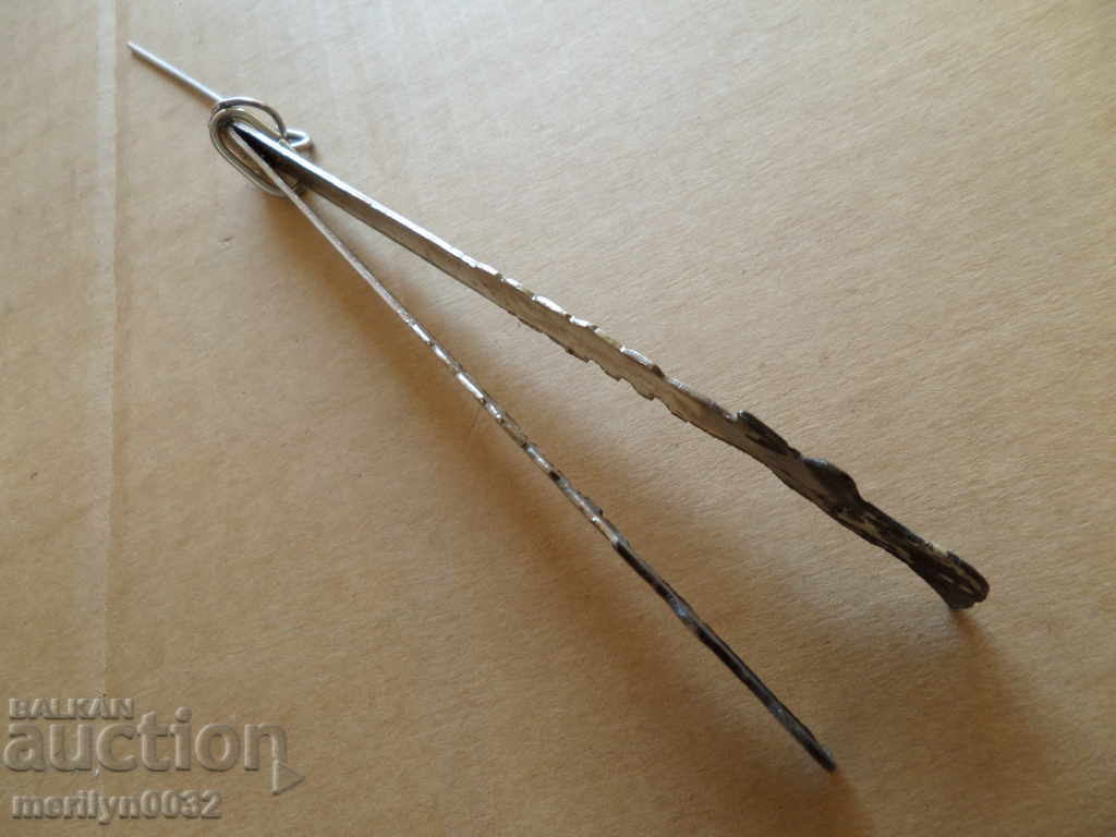 Auction Small walnut roller with engraved wrought iron Auction Small walnut roller with engraved wrought iron