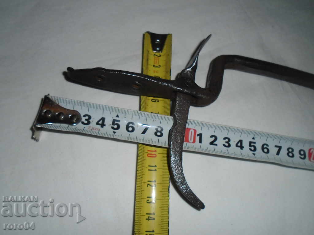 Auction  Antique hand forged slices HANDLE FOR REVIVAL GATE