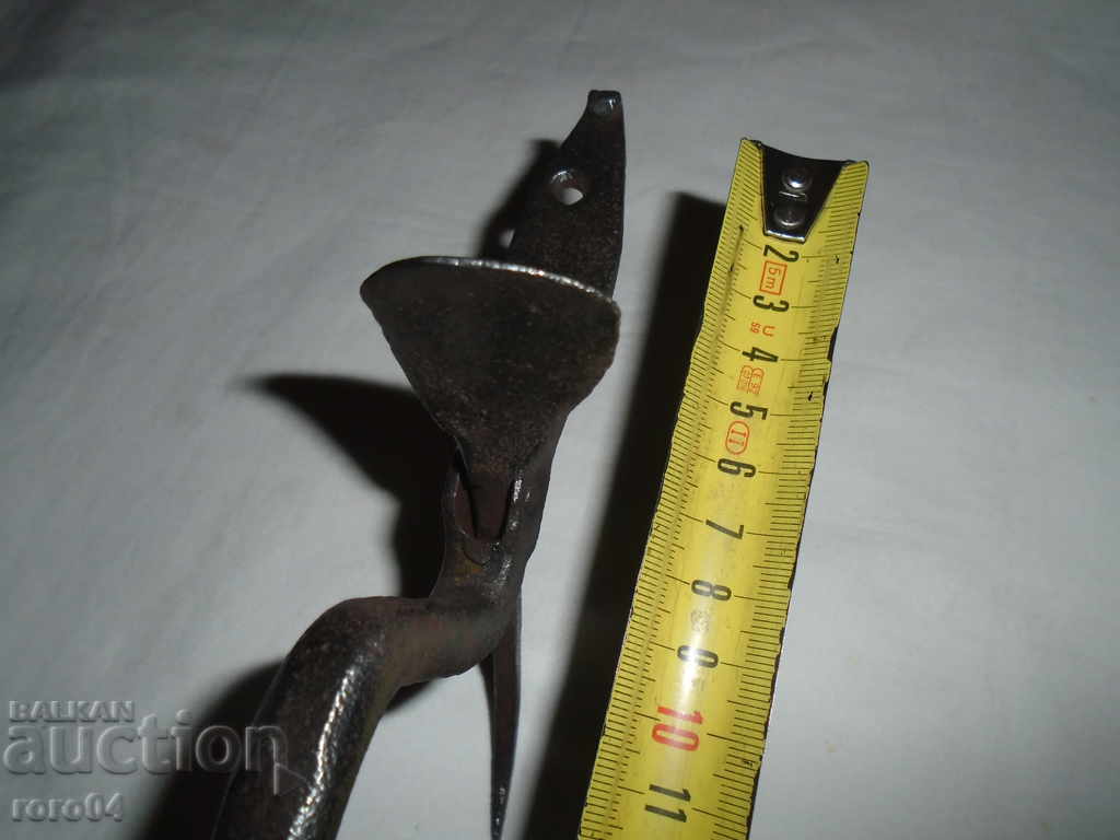 Antique hand forged slices HANDLE FOR REVIVAL GATE - 6