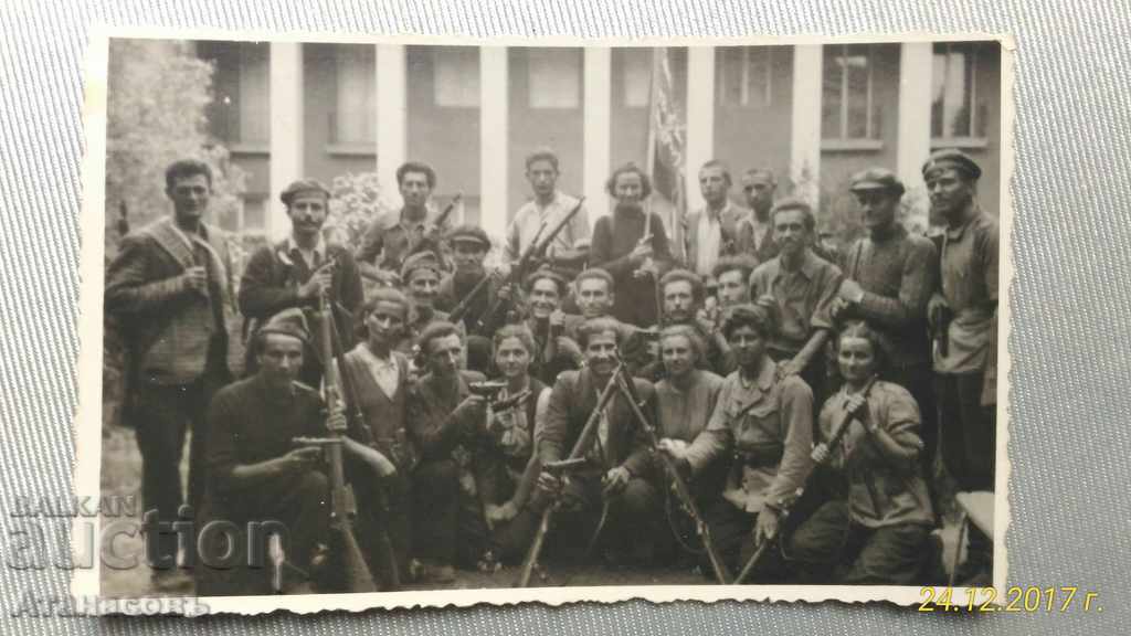 Стара снимка слизането на Партизански отряд село Кунино
