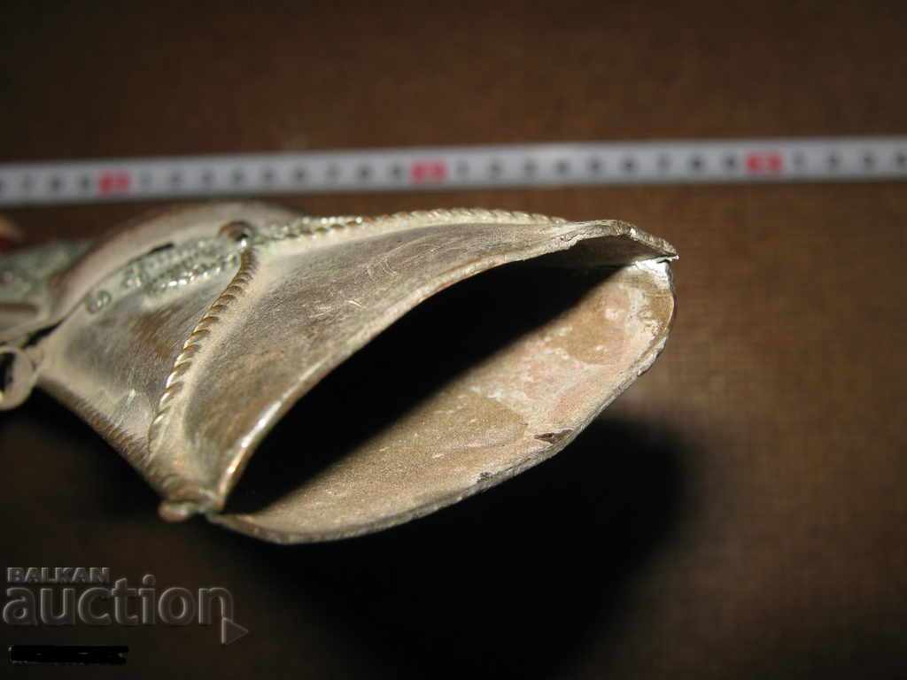 Delivery of Old Bronze Kanias