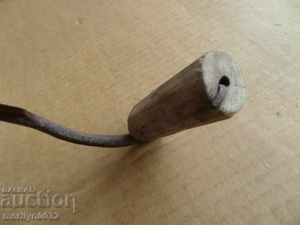 Delivery of Old forged ruff tool wrought iron wooden planer Delivery of Old forged ruff tool wrought iron wooden planer