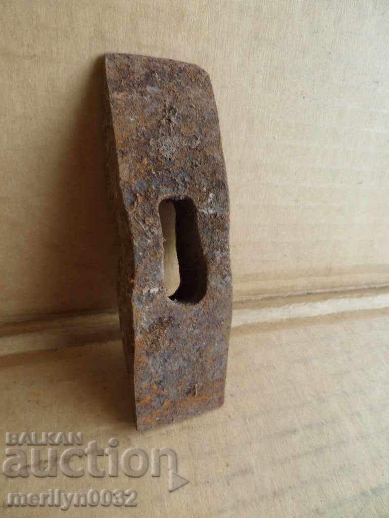 Delivery of Very old hammer for cut stone over 100 years, wrought iron Delivery of Very old hammer for cut stone over 100 years, wrought iron