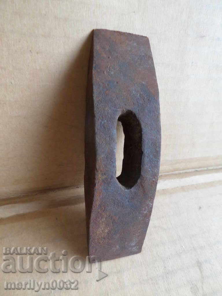 Auction Very old hammer for cut stone over 100 years, wrought iron Auction Very old hammer for cut stone over 100 years, wrought iron