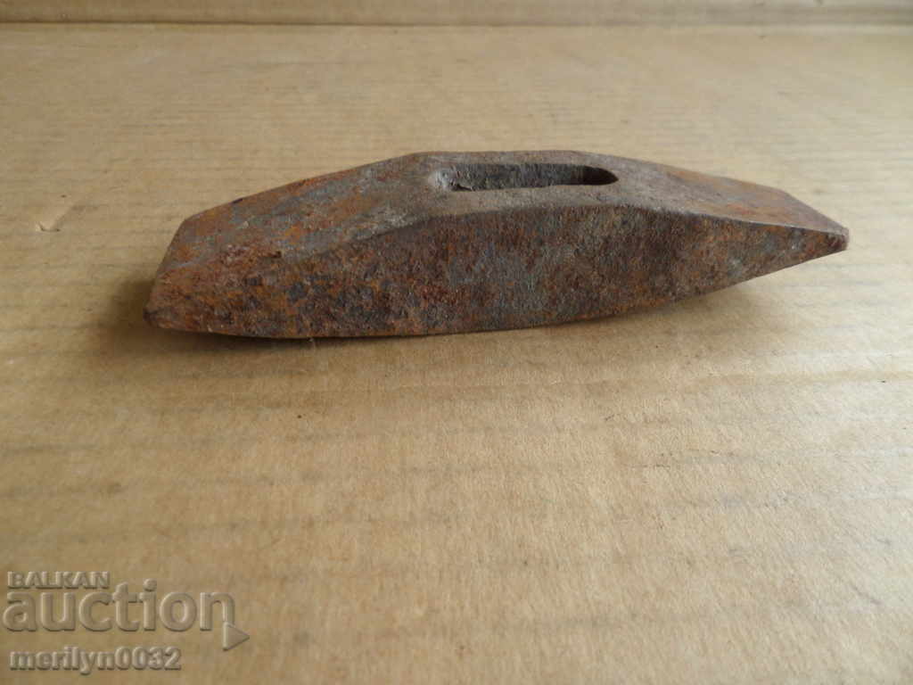 Auction Very old hammer for cut stone over 100 years, wrought iron Auction Very old hammer for cut stone over 100 years, wrought iron