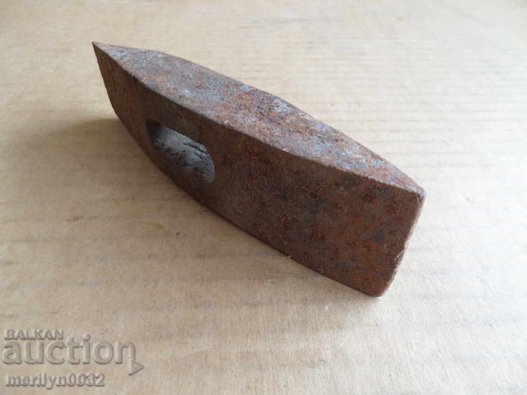 Много стар чук за дялан камък над 100 год, ковано желязо
