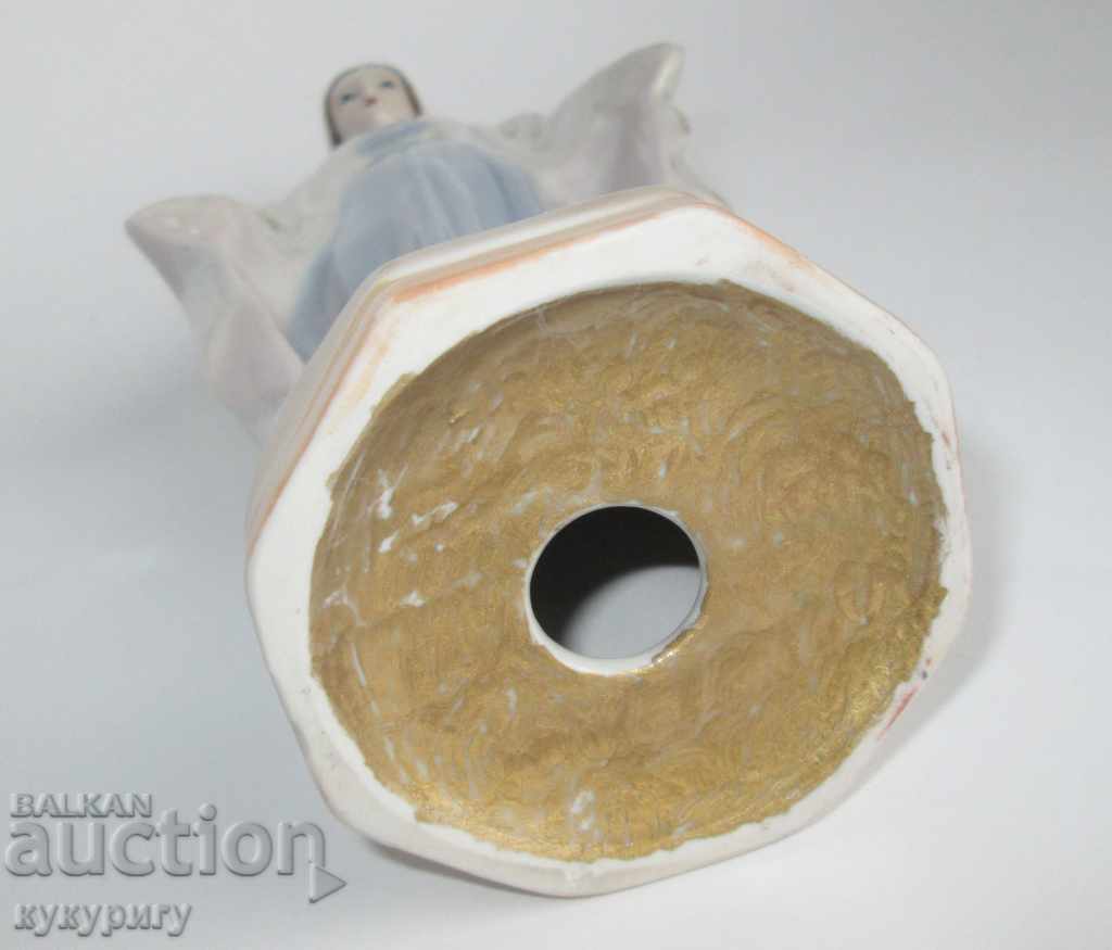 Old religious figure porcelain statue Virgin Mary - 5 Old religious figure porcelain statue Virgin Mary - 5