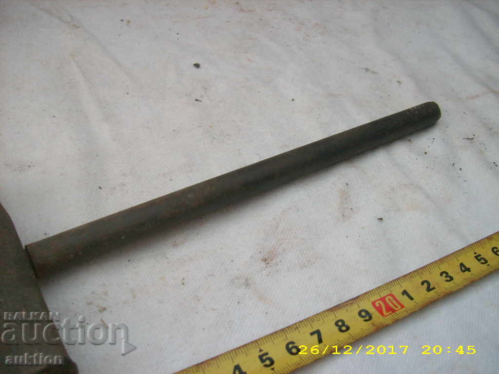 OLD HORSES LOVE CHUCK - 7