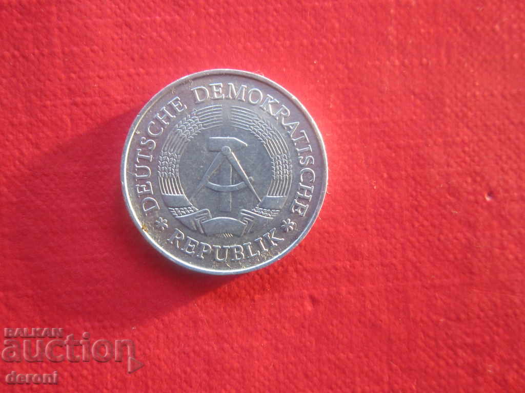 Delivery of 1 Mark gdr 1975 1 Make GDR